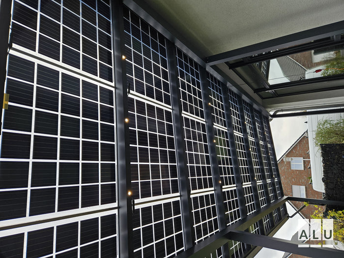 Terrassenüberdachung mit Photovoltaik von ALU-Terrassenbau