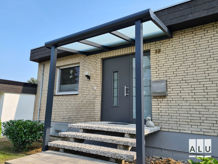 Vordach für den Hauseingang von ALU-Terrassenbau