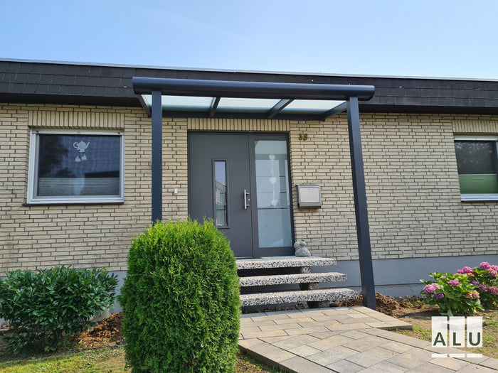 Vordach für den Hauseingang von ALU-Terrassenbau