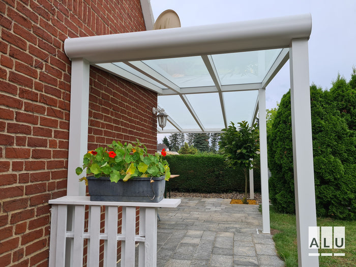 Vordach für den Hauseingang von ALU-Terrassenbau